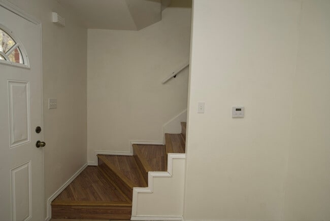 Building Photo - 746 Sonesta Dr