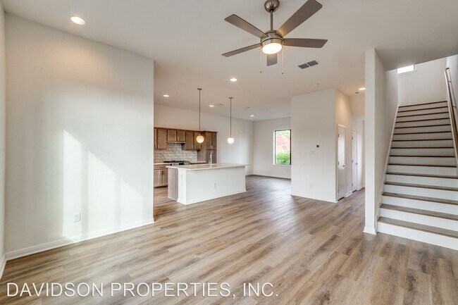 Building Photo - 2 br, 2.5 bath House - 415 Jackson St #201