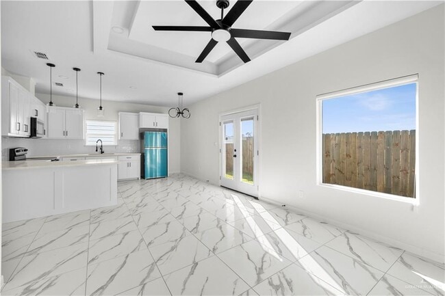 Building Photo - 1301 N Aryana Ave