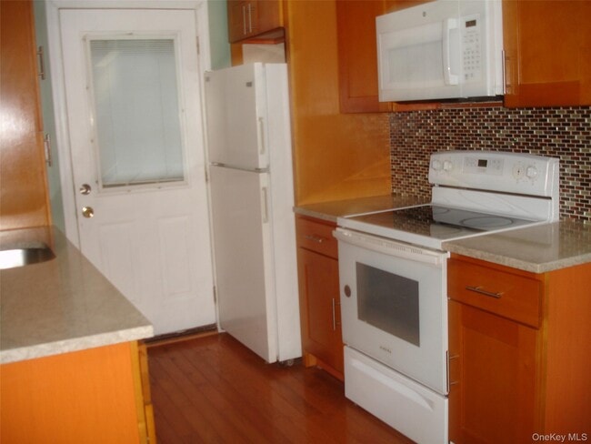 Foto del edificio - 253 Frederick Ave