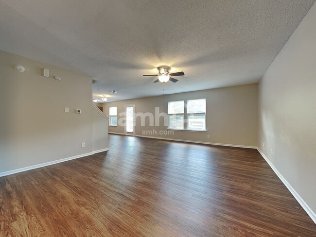 Building Photo - 15050 Fawn Hollow Lane