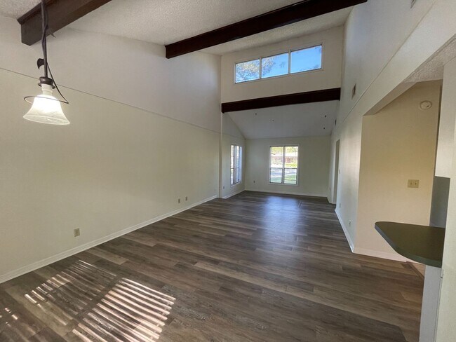 Foto del edificio - Coming Soon – Beautiful 3 Bedroom, 2 Bathroom Home in Mandarin!