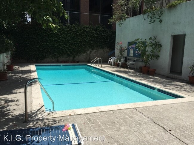 Building Photo - 2 br, 2 bath House - 15335 Magnolia Unit 114