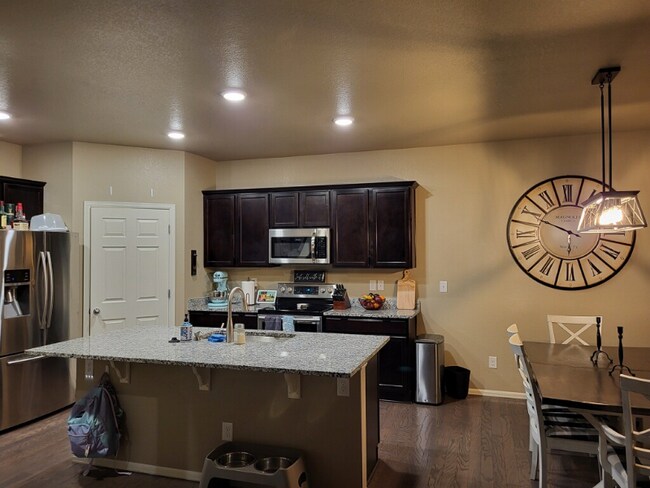 Building Photo - 1558 Highfield Dr
