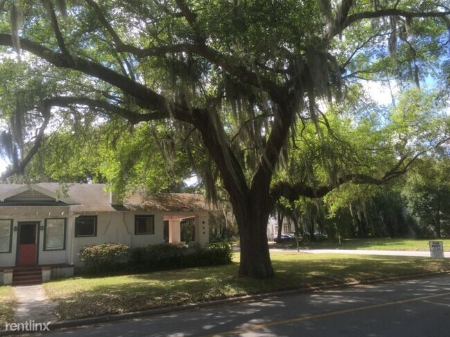 Building Photo - 3 br, 1 bath House - 710 S Oak Ave