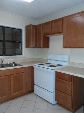 Building Photo - 228 Beulah St