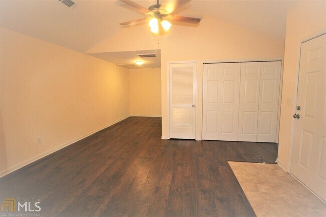 Foto del edificio - 716 Jackson Park Ln NW