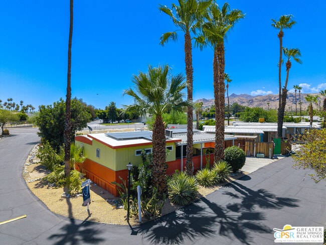 Building Photo - 306 Logenita St