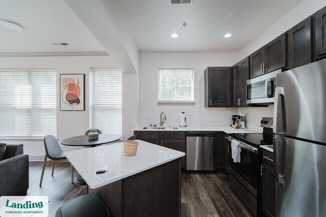 Foto del edificio - 3031 Eden Ave