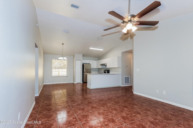 Building Photo - 1545 20th Ave SW