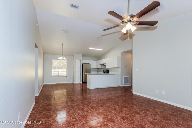 Foto del edificio - 1545 20th Ave SW