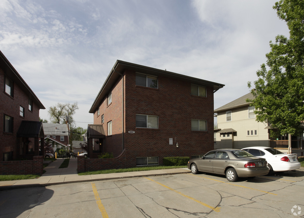 Primary Photo - California Court Apartments