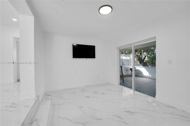 Photo - 720 SW 60th Ave House