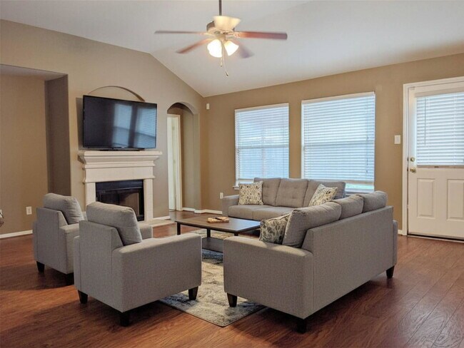 Foto del edificio - Rancher Hollow Court, Manvel, TX 77578 - 3 BR 2 BA single-family home