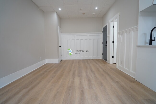 Building Photo - 142 Dorchester St