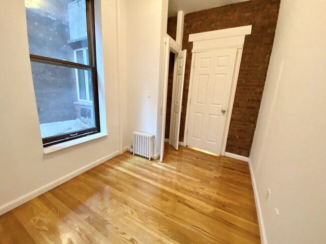Building Photo - 336 West 14th Street
