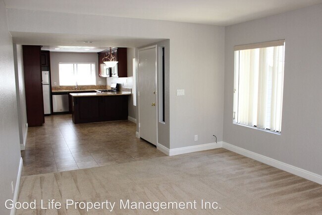 Foto del edificio - 8458 Summerdale Rd