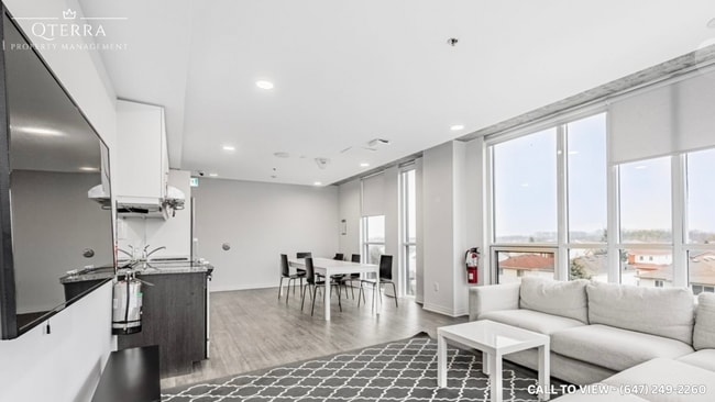 Photo du bâtiment - 316-1900 Simcoe St N