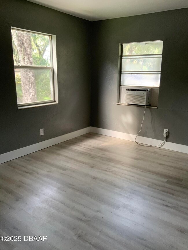 Building Photo - 633 Florence St