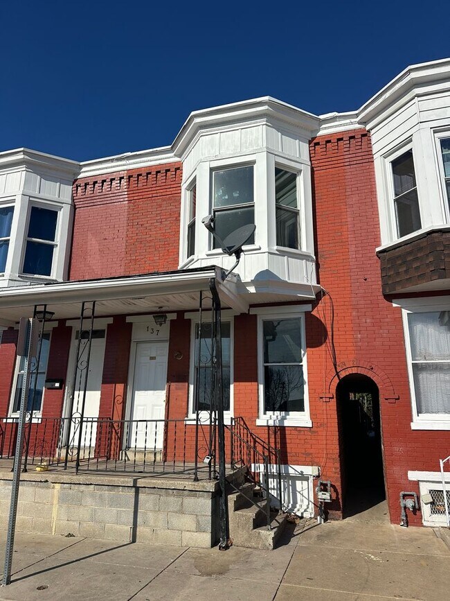 Building Photo - 137 Stevens Ave