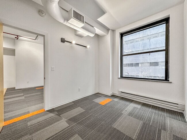 Interior Photo - The Des Moines Building