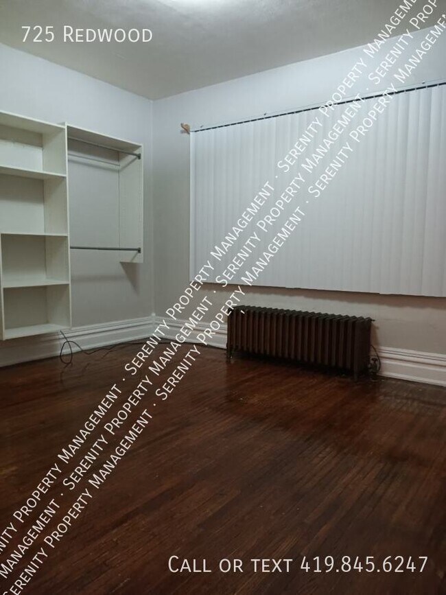 Building Photo - Ask about our Holiday Special! Charming Th...