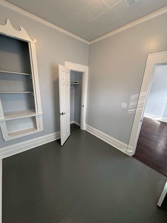 Foto del edificio - 1034 W 61st St