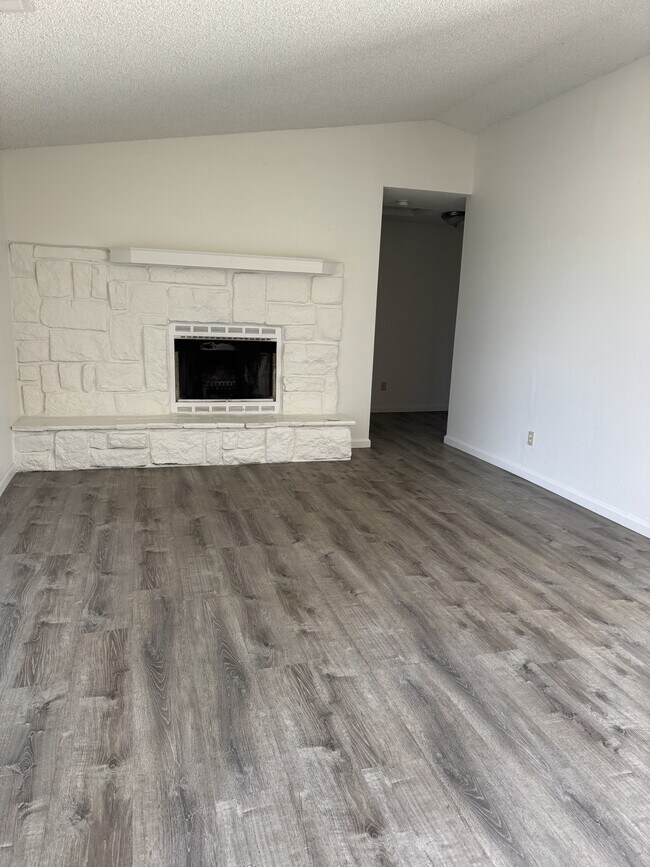 Foto del edificio - 19660 Neuralia Rd