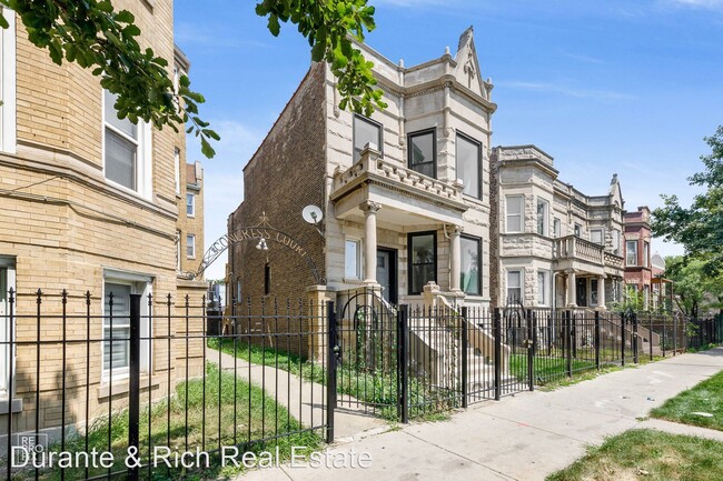 Building Photo - 3912 W Congress Pkwy