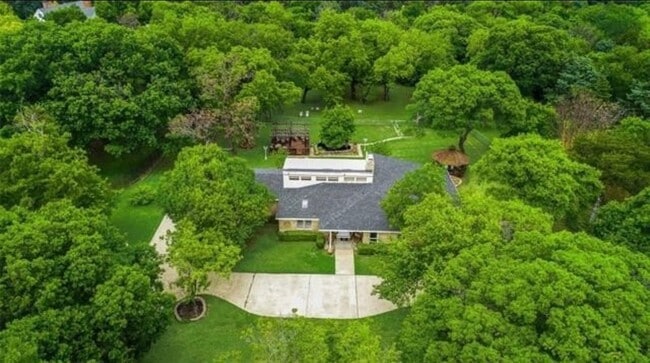 Photo - 6049 W Red Bird Ln House