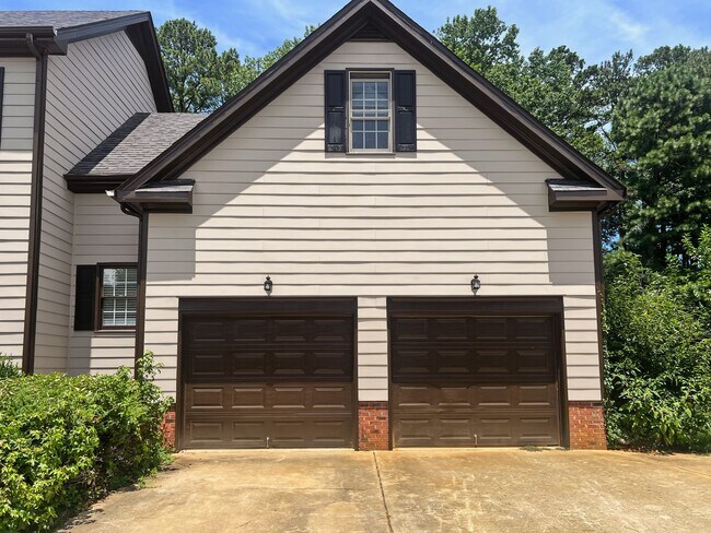 Foto del edificio - 3108 Summer Oaks Dr