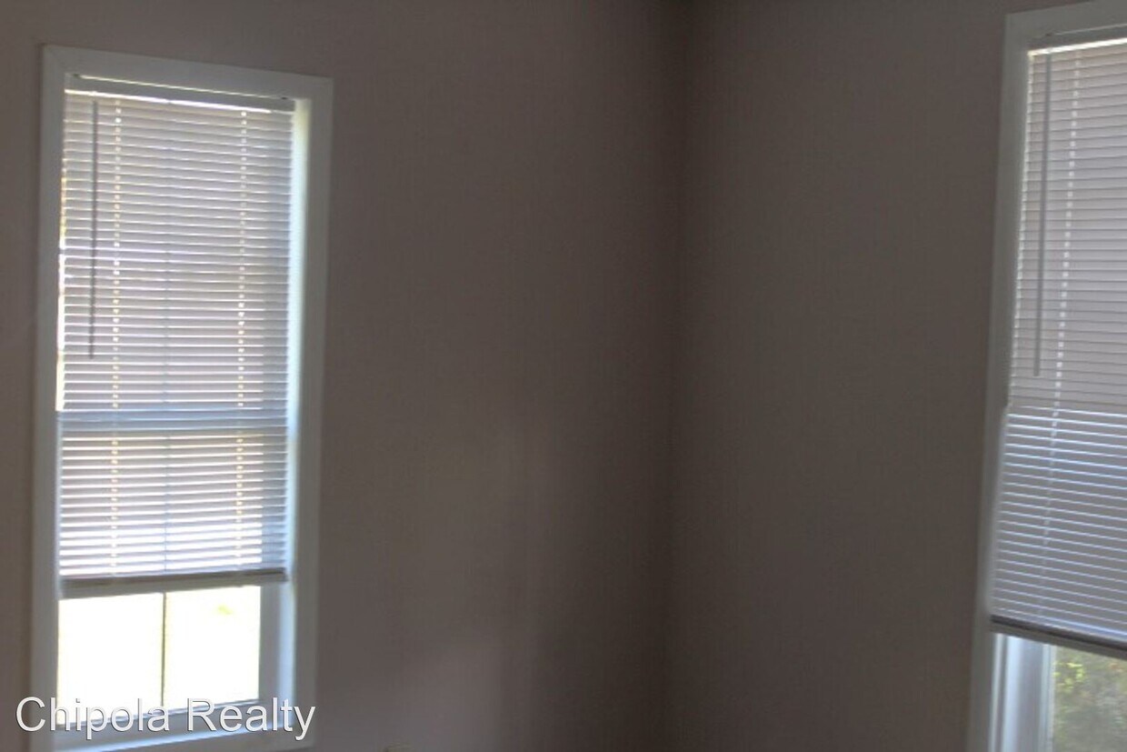 2 br, 1 bath House 2003 Porter Avenue House Rental in Grand Ridge