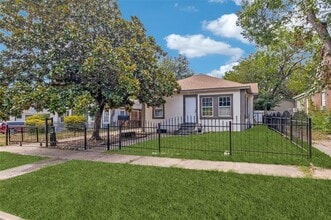 Building Photo - 729 S Waverly Dr