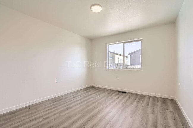 Foto del edificio - 10371 E 62nd Pl