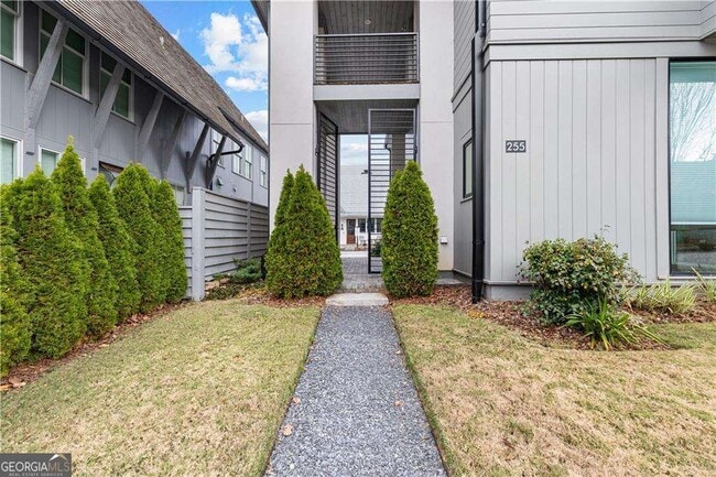 Building Photo - 255 High St