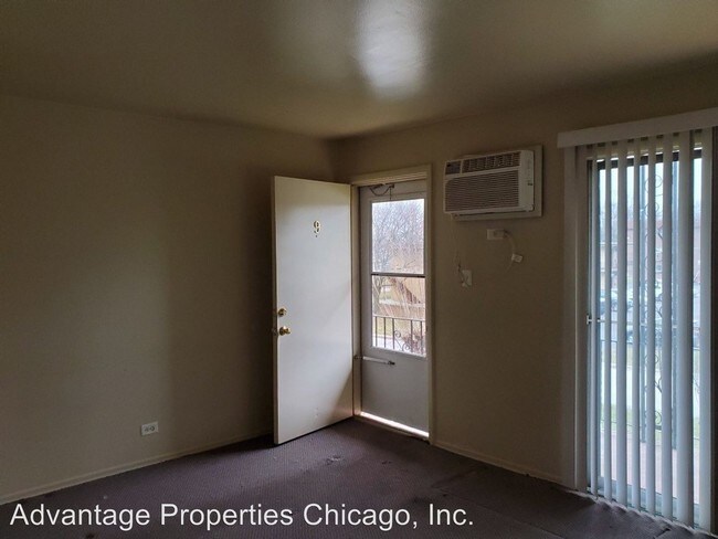 Foto del edificio - 15301-15312 Kilpatrick Ave
