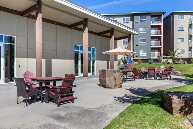 Outdoor Lounge - City View