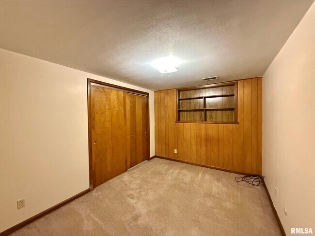 Foto del edificio - 105 Paradise Ct