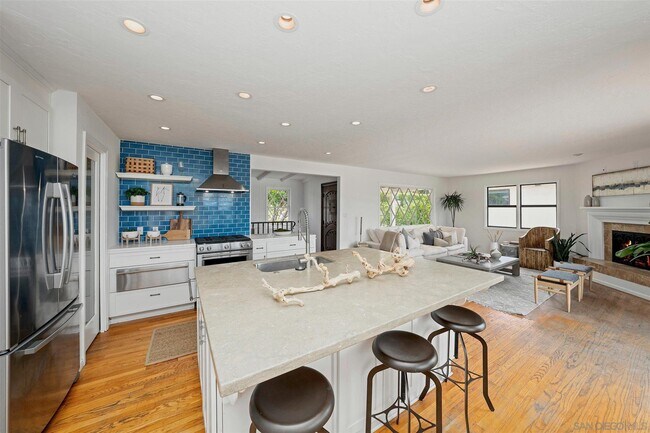 Building Photo - 147 S Rios Ave