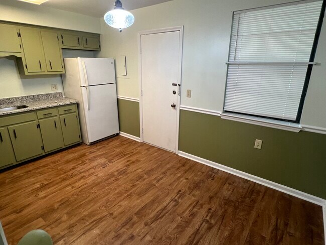 kitchen from back entry - 322 Deer Lake Dr