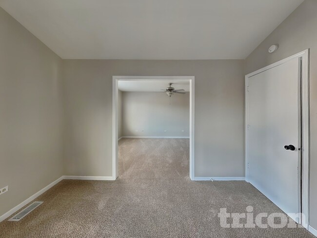 Building Photo - 2005 Alpine Way