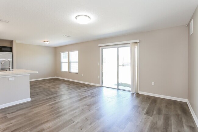Foto del edificio - 2311 Blush Blossom Ct