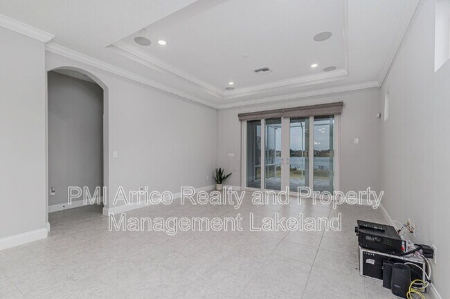 Building Photo - 2609 Village Lakes Blvd