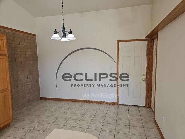 Building Photo - 15 Sunnybrook Pl