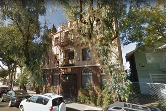 Building Photo - 1117 S Westlake Ave