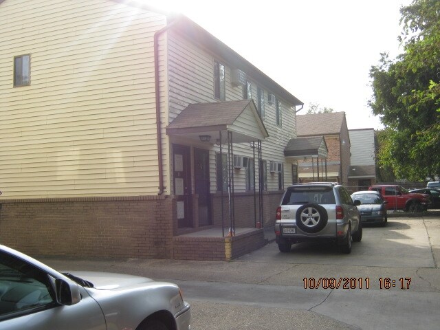 Building Photo - 326 Ashlawn Dr