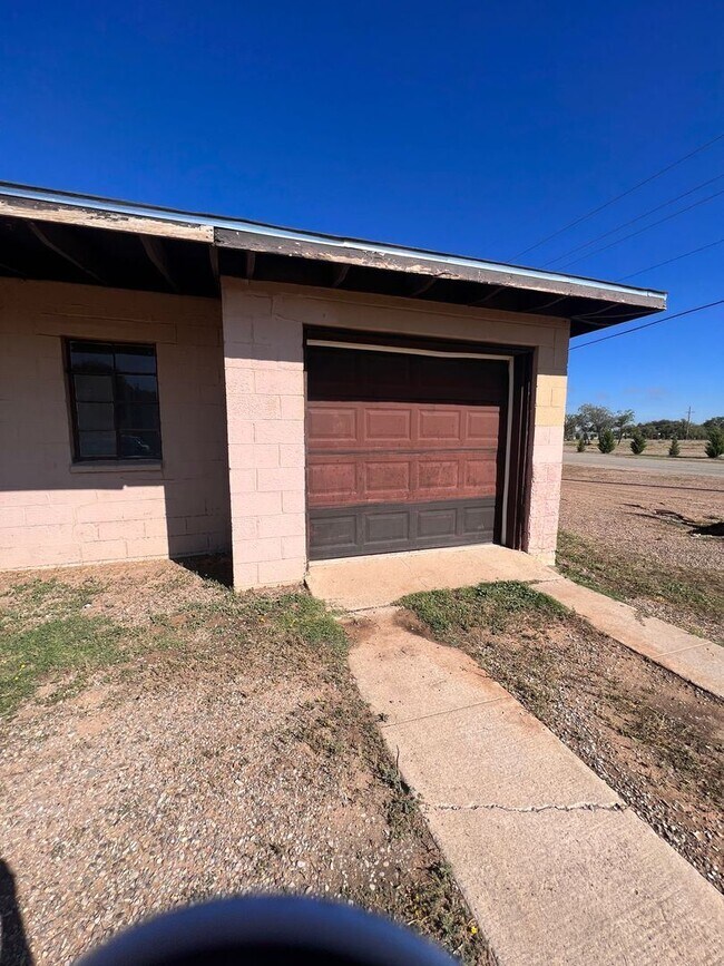 Building Photo - 3 br, 1 bath House - 86 Lighthall Pl (722)
