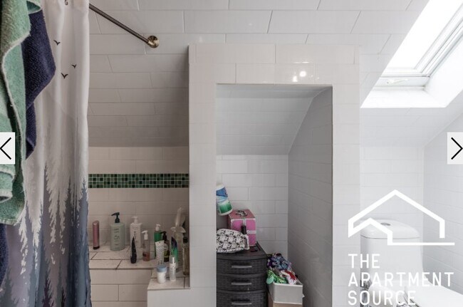 Foto del edificio - 1937 N Winchester Ave