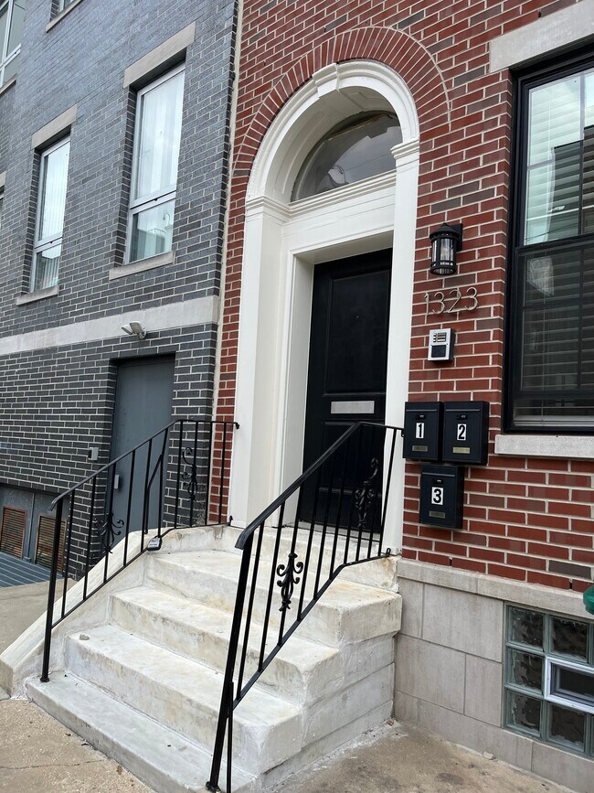 Building Photo - 1323 N 15th St