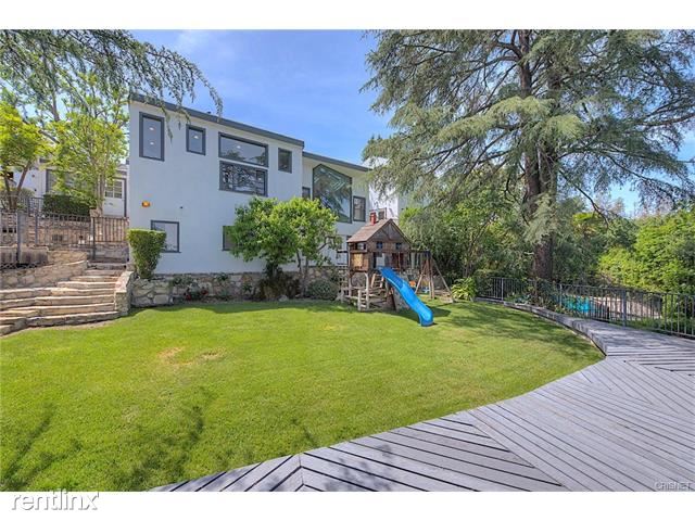 Building Photo - 16760 Oak View Dr